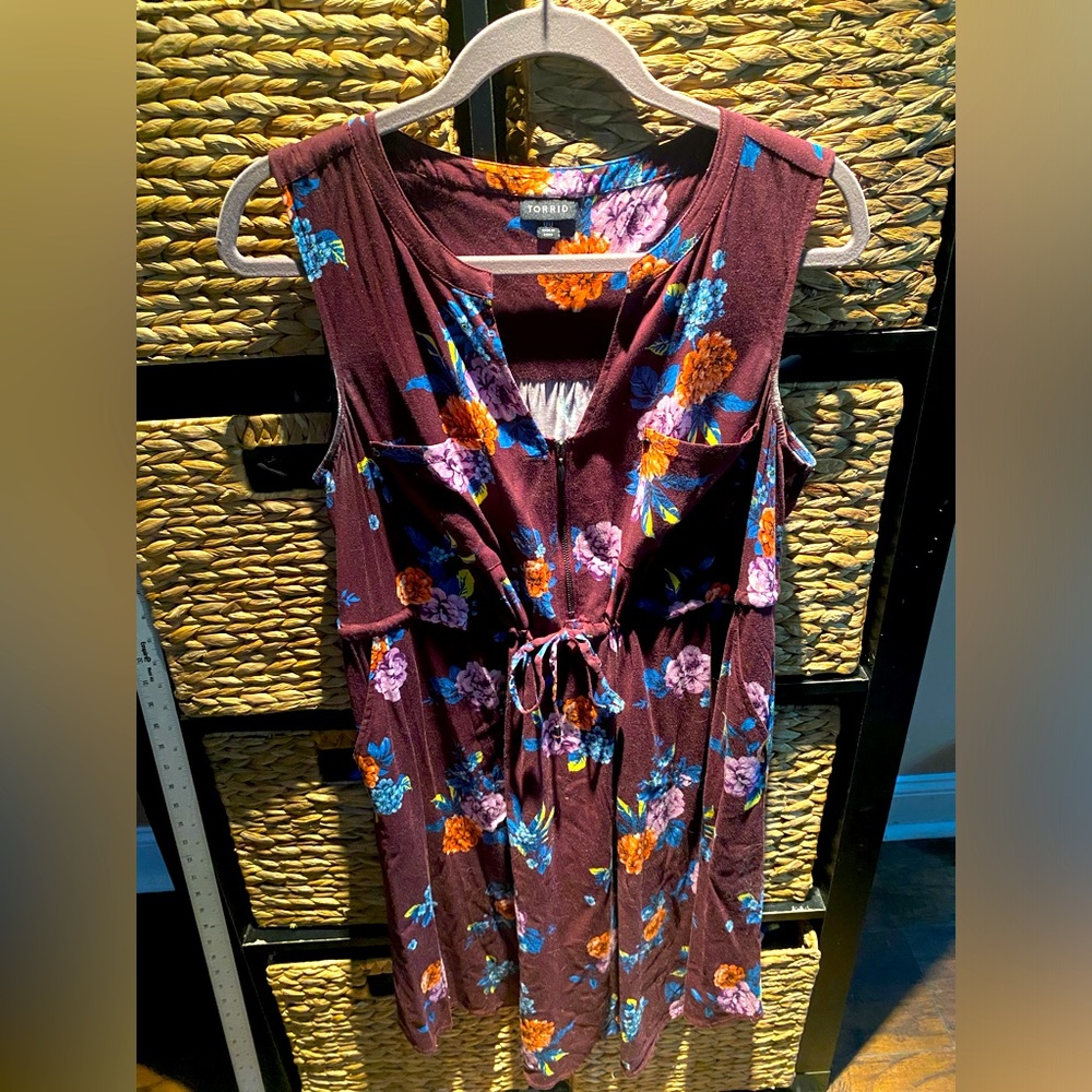 TORRID zip front floral dress W/ pockets